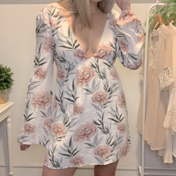 Forever 21 Boho Bell Sleeve Floral Garden Dress - Picture 2 of 10